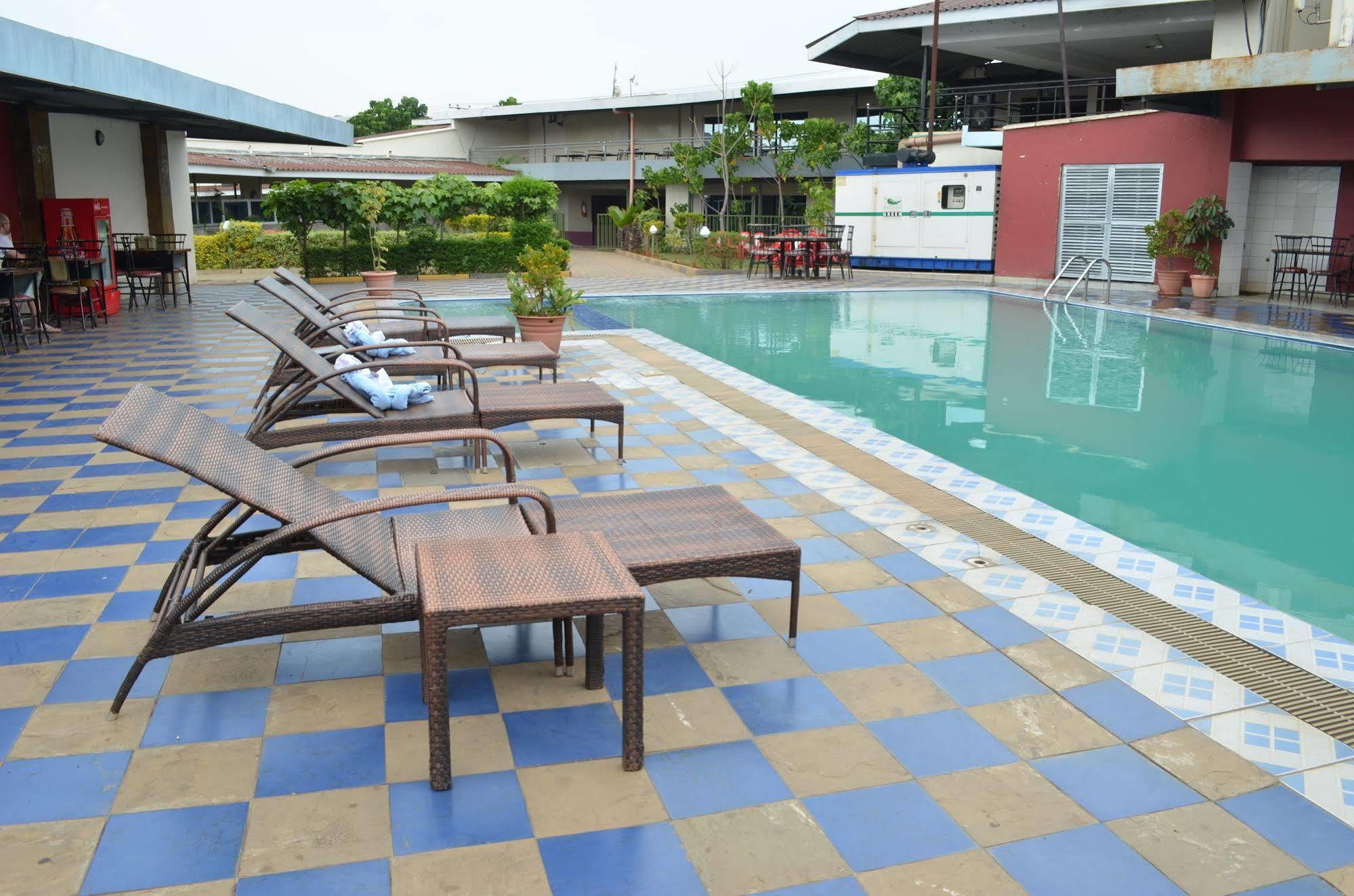 Royal City Dubai Complex Kisumu Eksteriør bilde