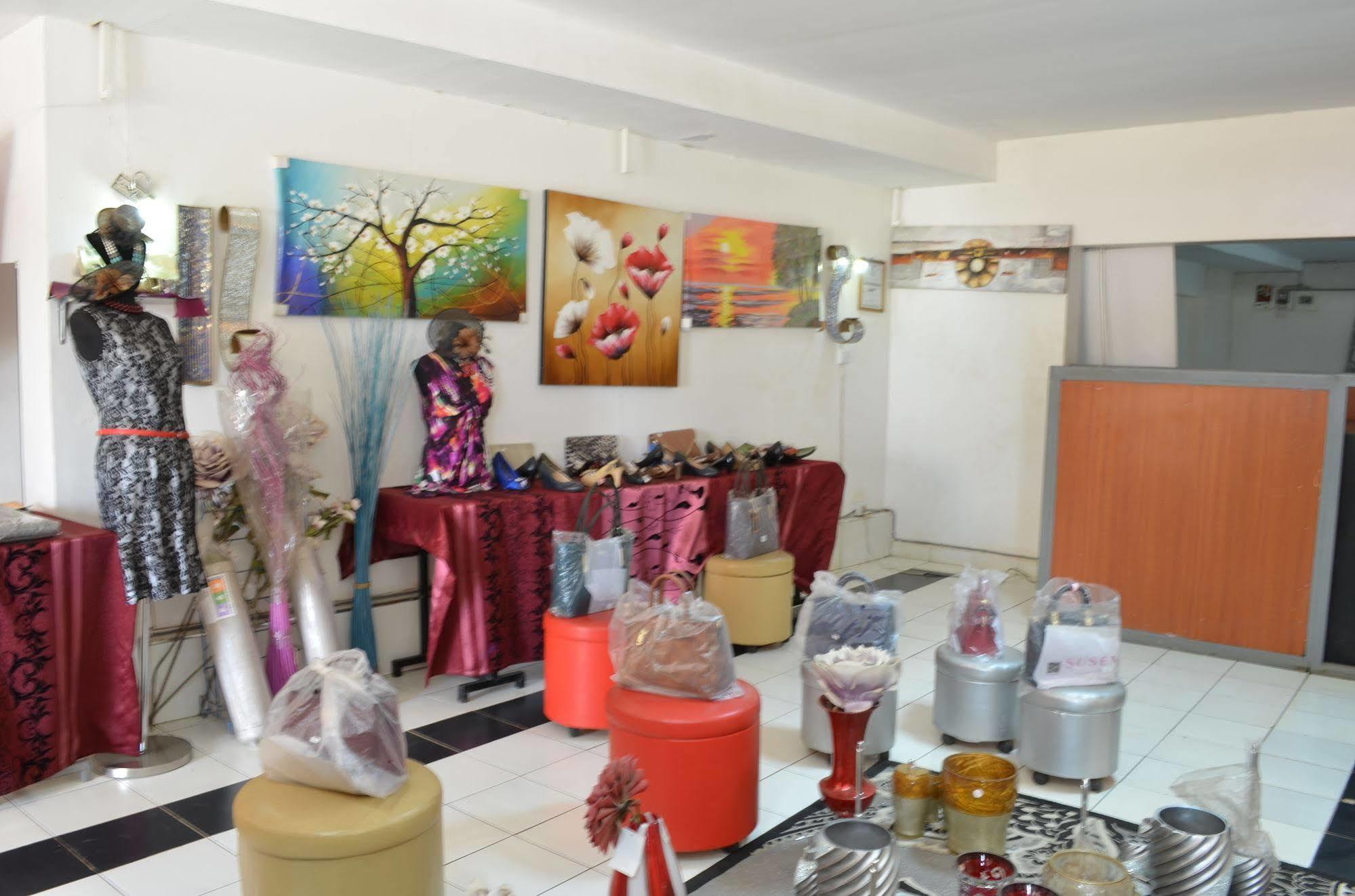Royal City Dubai Complex Kisumu Eksteriør bilde