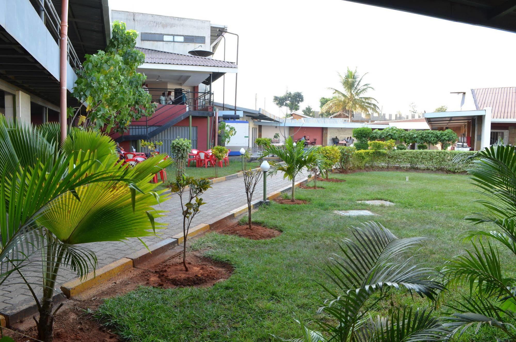 Royal City Dubai Complex Kisumu Eksteriør bilde